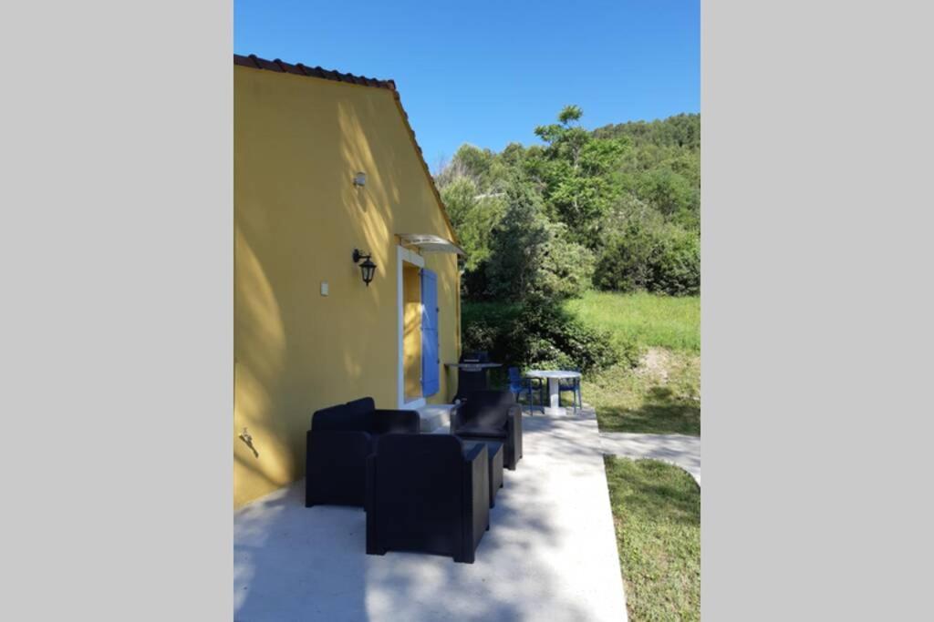 Vue Panoramique Sur Le Chateau,Montagne Et Grottes Fontaine-de-Vaucluse Exterior foto